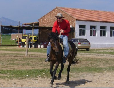 Leif riding horse 02